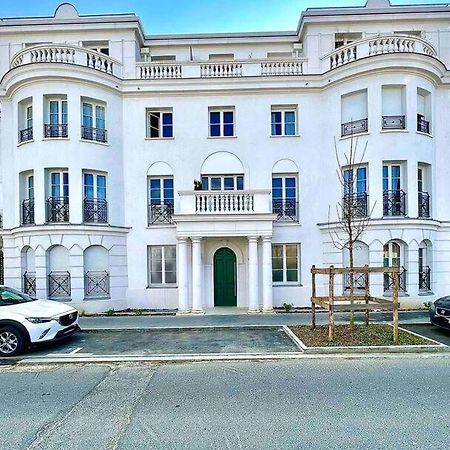 Newwilliam Serris Exterior foto