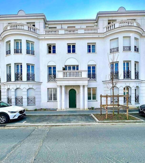 Newwilliam Serris Exterior foto